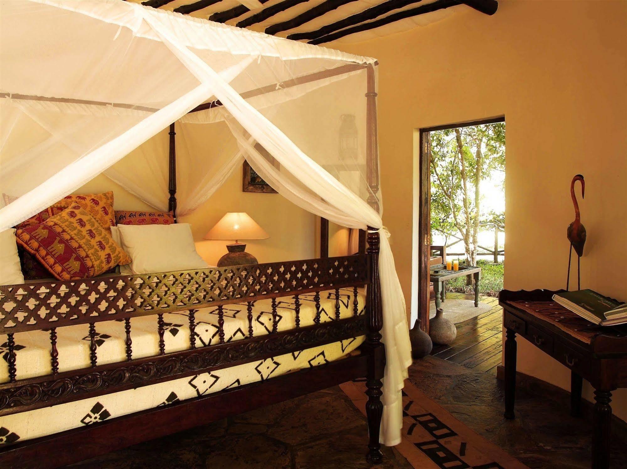 Kinondo Kwetu Hotel Diani Beach Exterior photo